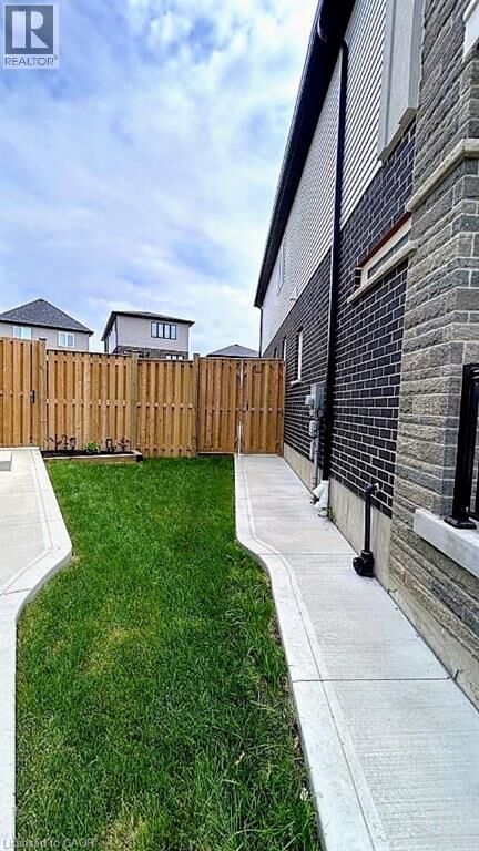 Property Photo: 544 Nathalie Crescent ON N2E 0H8