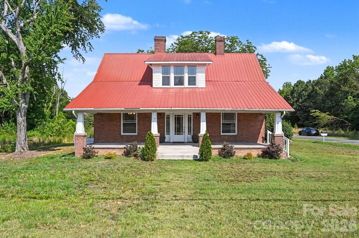 Property Photo: 1675 N Main Street NC 28023