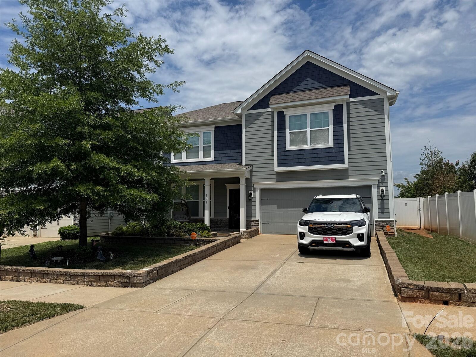 Property Photo:  109 E Americana Drive  NC 28115 