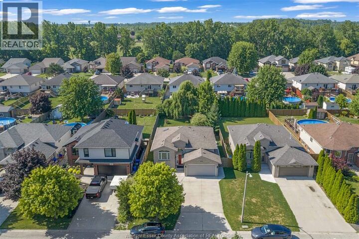 Property Photo: 429 McLellan Avenue ON N9V 4C8