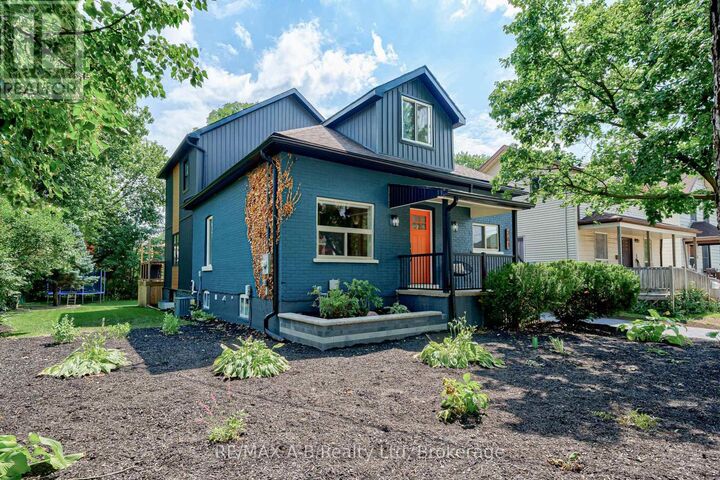 261 Albert Street — photo 1