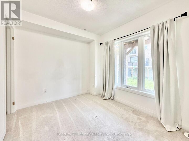 Property Photo:  36 Elkington Crescent 2  ON L1P 0L7 