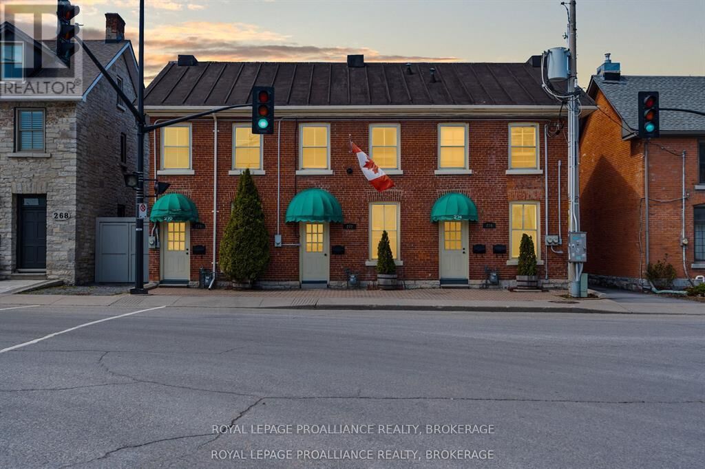 Property Photo:  274 Wellington Street  ON K7K 2Z1 