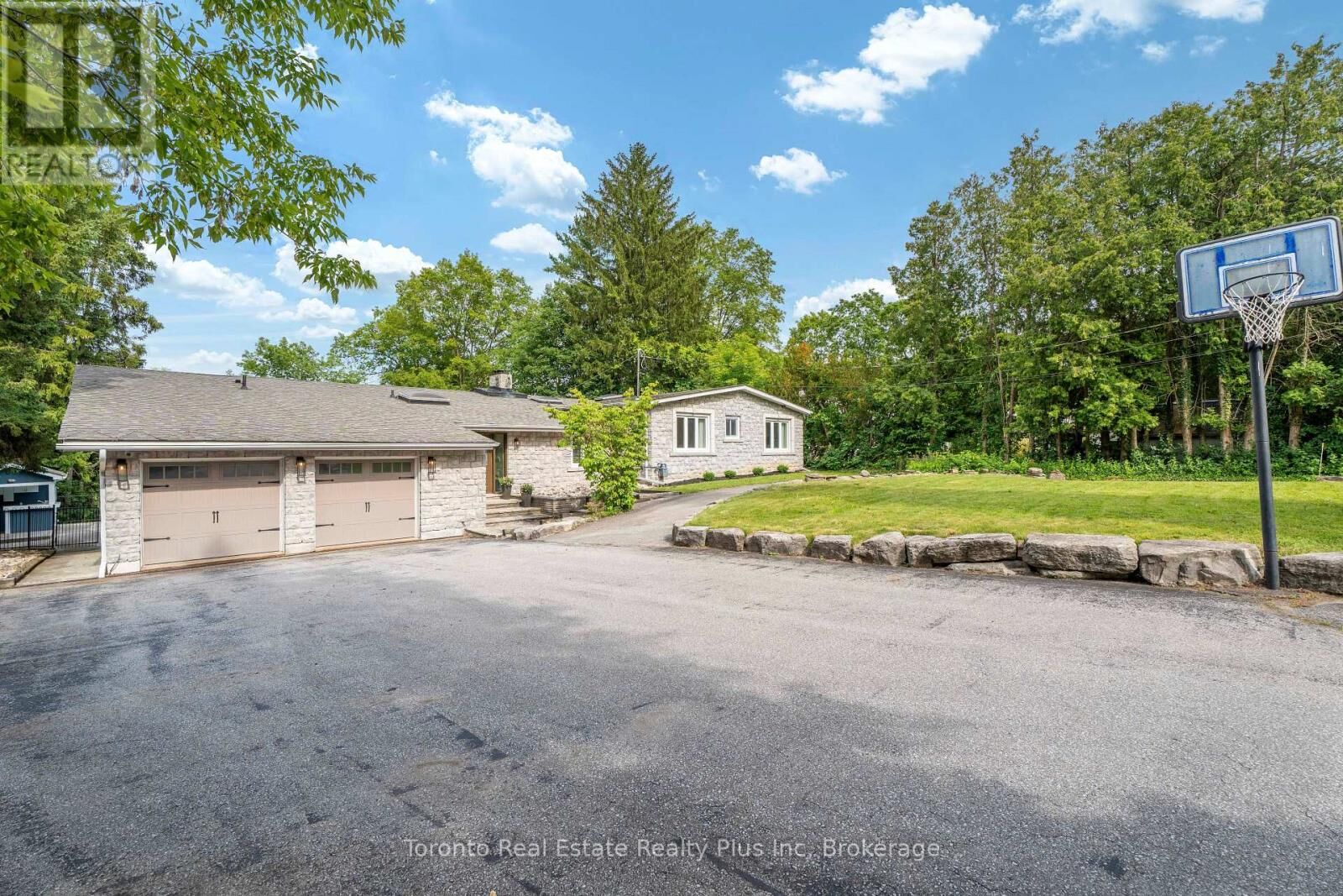 Property Photo: 39 Dove Lane ON L3T 1W1