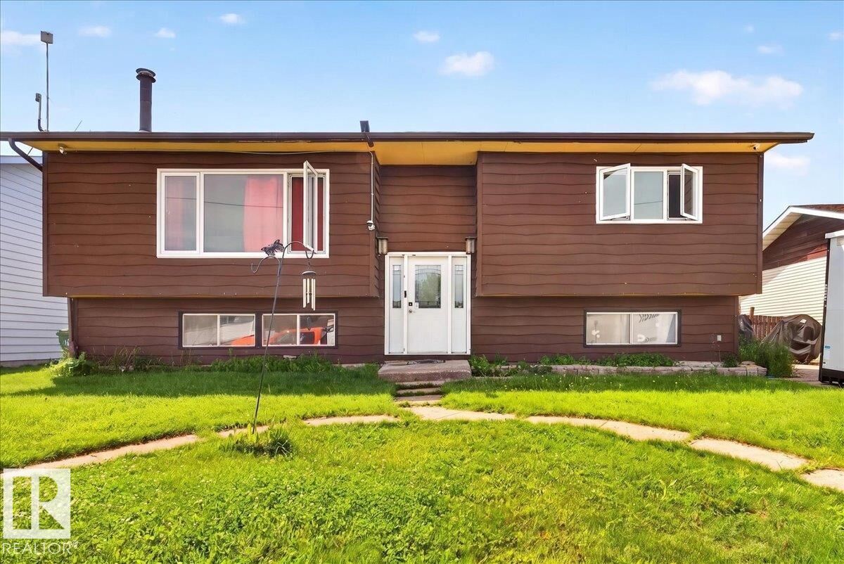 Property Photo:  5215 50 Av  AB T0B 0S0 