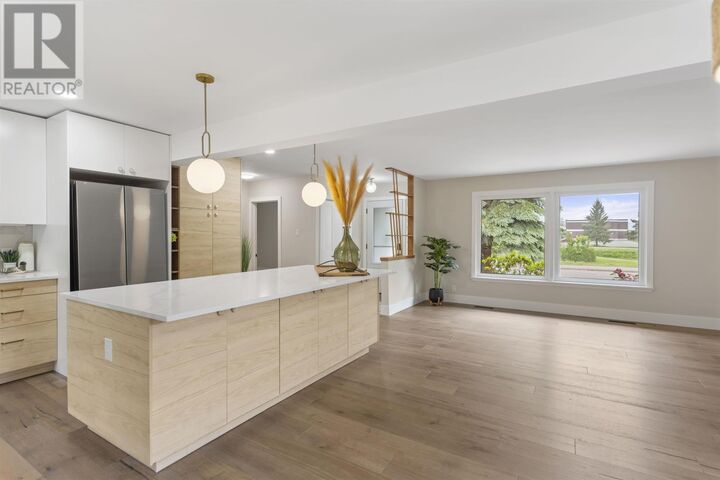 Property Photo:  104 Riverview Drive  ON P7C 1R3 
