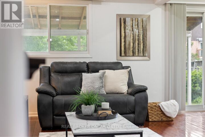 Property Photo:  1804 Princelea Place  ON L5M 3R8 