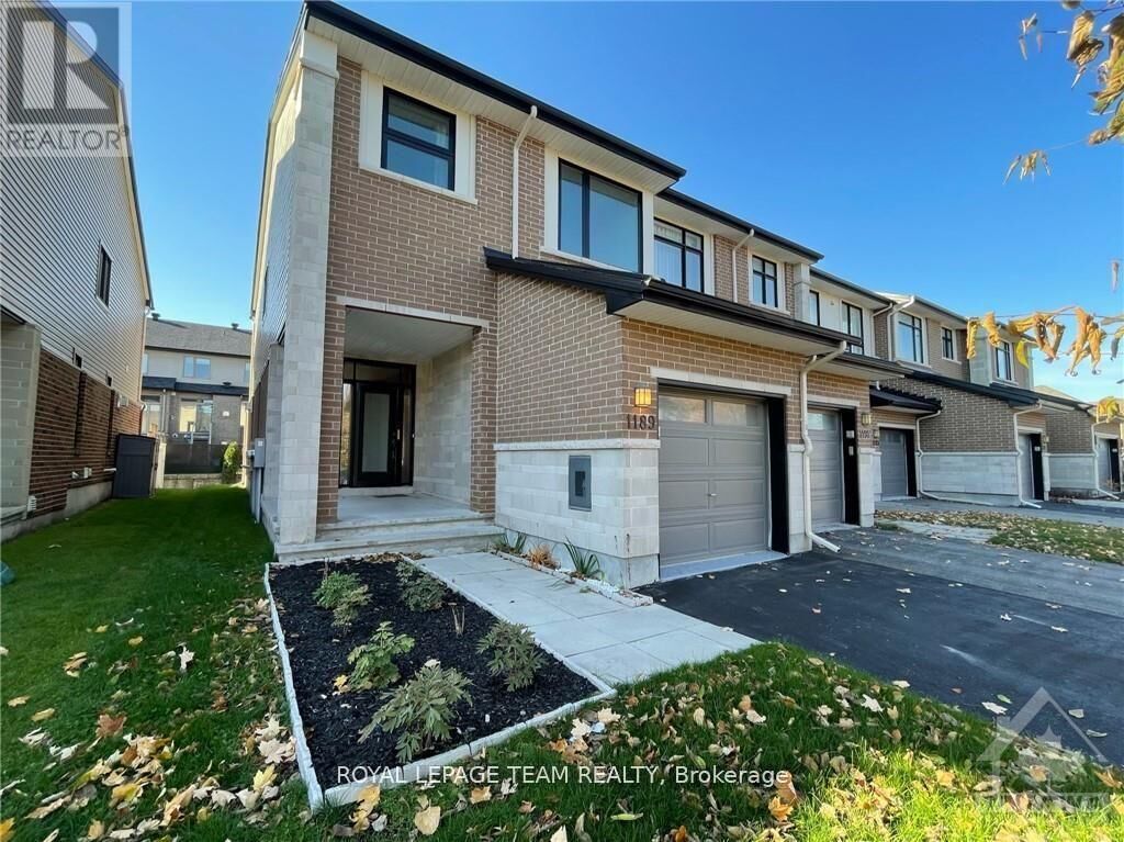Property Photo: 1189 Tischart Crescent ON K2T 0G7