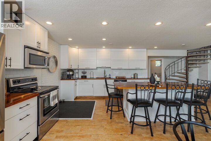 Property Photo: 9875 Lakeshore Drive BC V2K 5M8