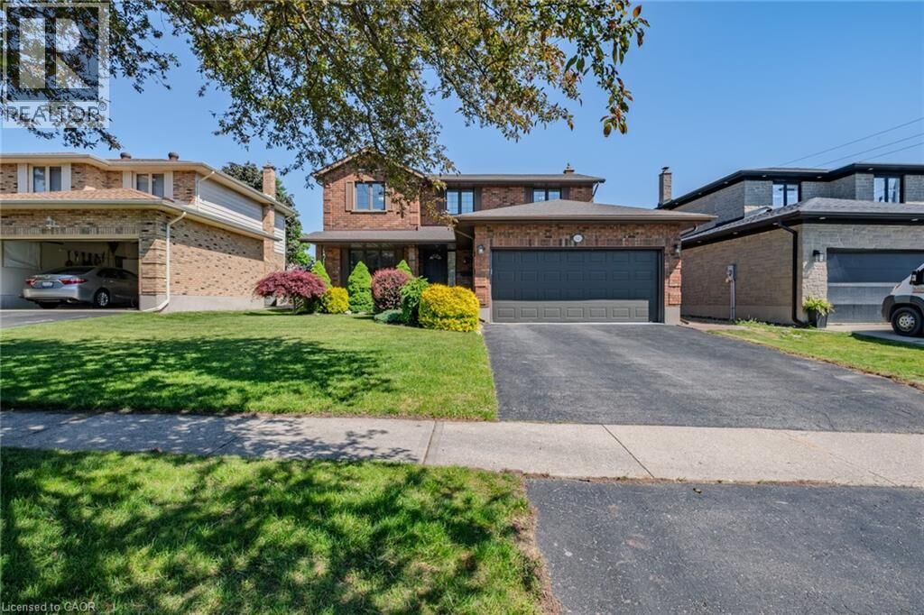 Property Photo: 141 Lynndale Road ON N3Y 5J1