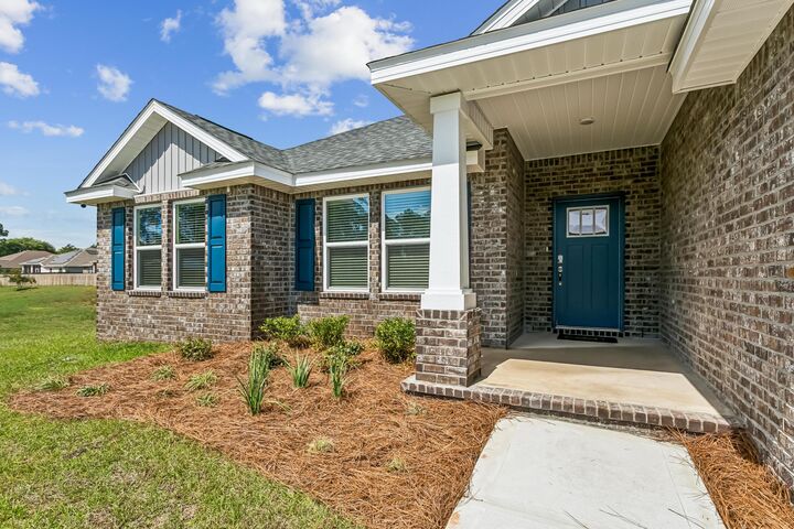 Property Photo:  7503 Hatteras Drive  FL 32566 