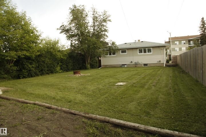 Property Photo: 10220 107 Street AB T7P 1X4