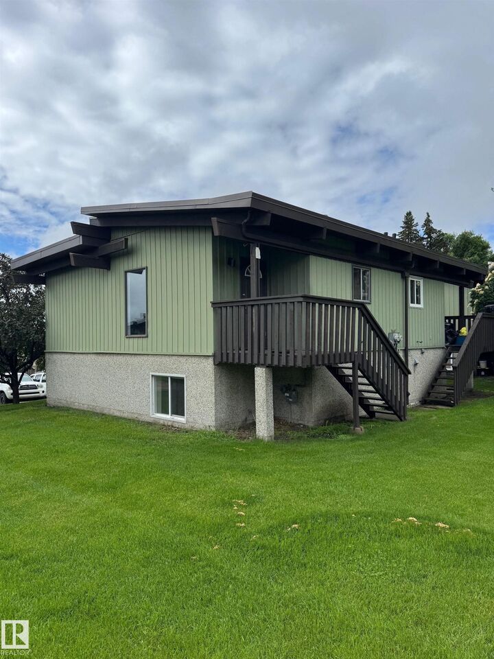 Property Photo: 482 Lee Ridge Road NW AB T6K 2K3