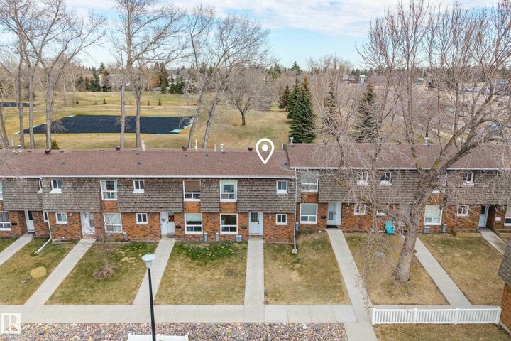 Property Photo:  9 Great Oaks  AB T8A 0V8 