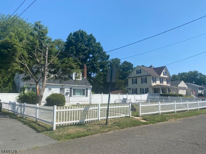 Property Photo:  1385 Belleview Ave  NJ 07060 