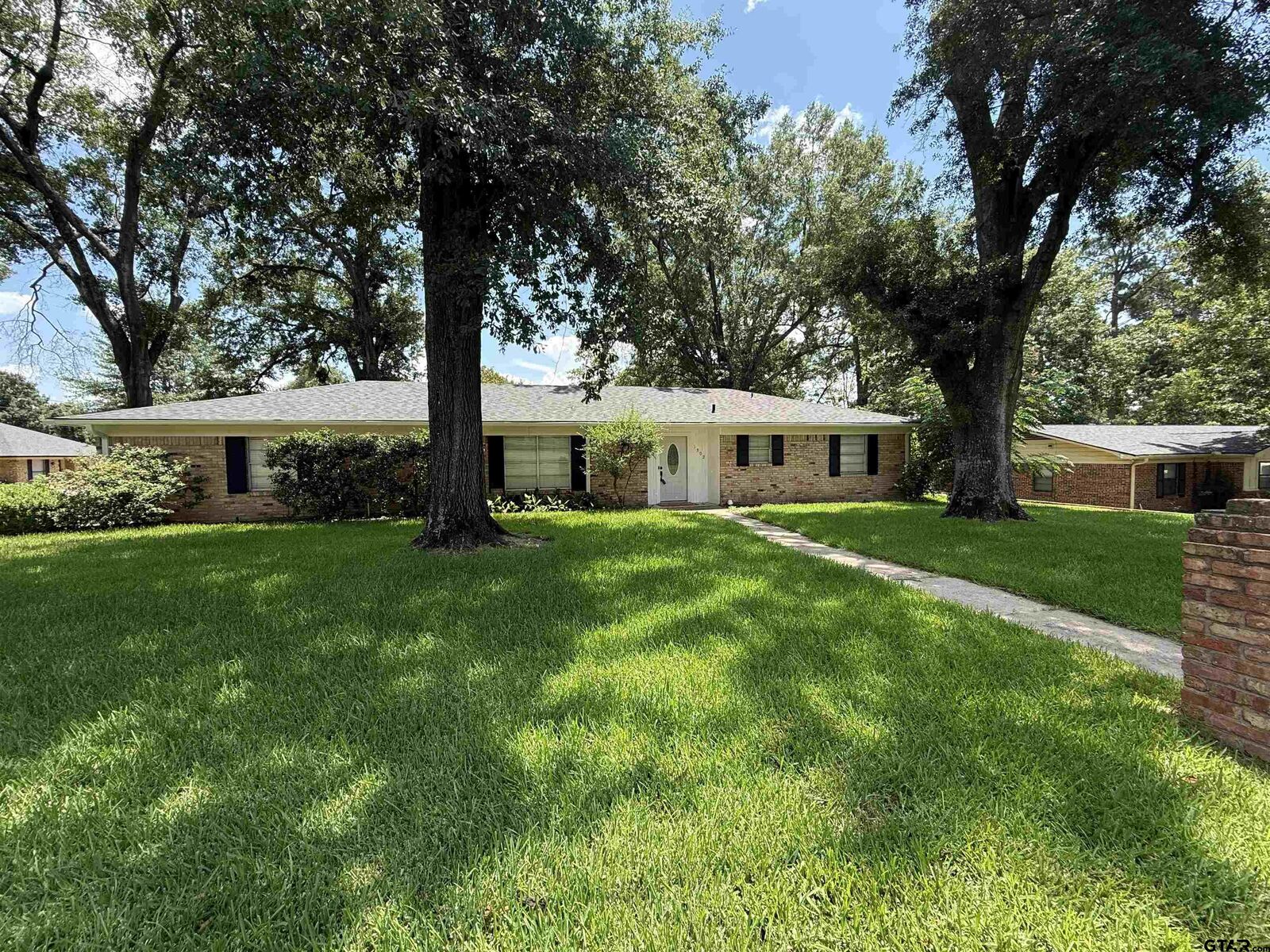Property Photo: 1302 Woodland Hills Dr. TX 75701