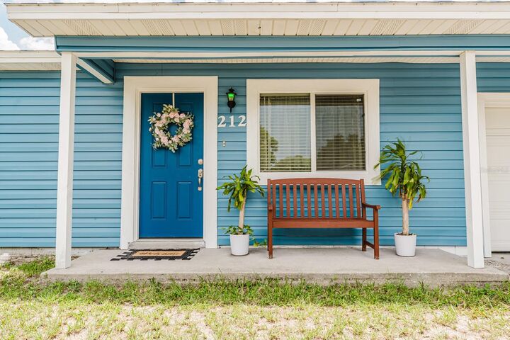 Property Photo:  212 Summerset Drive  FL 32712 