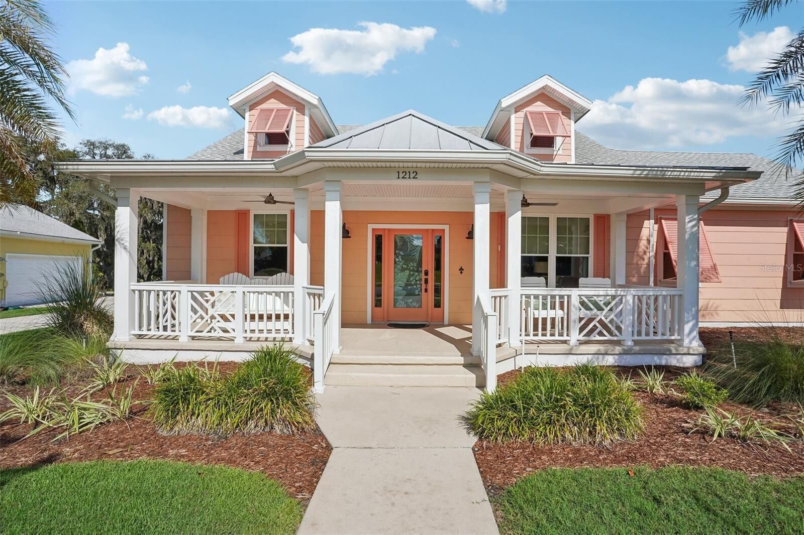 Property Photo: 1212 Fiesta Key Circle FL 32159