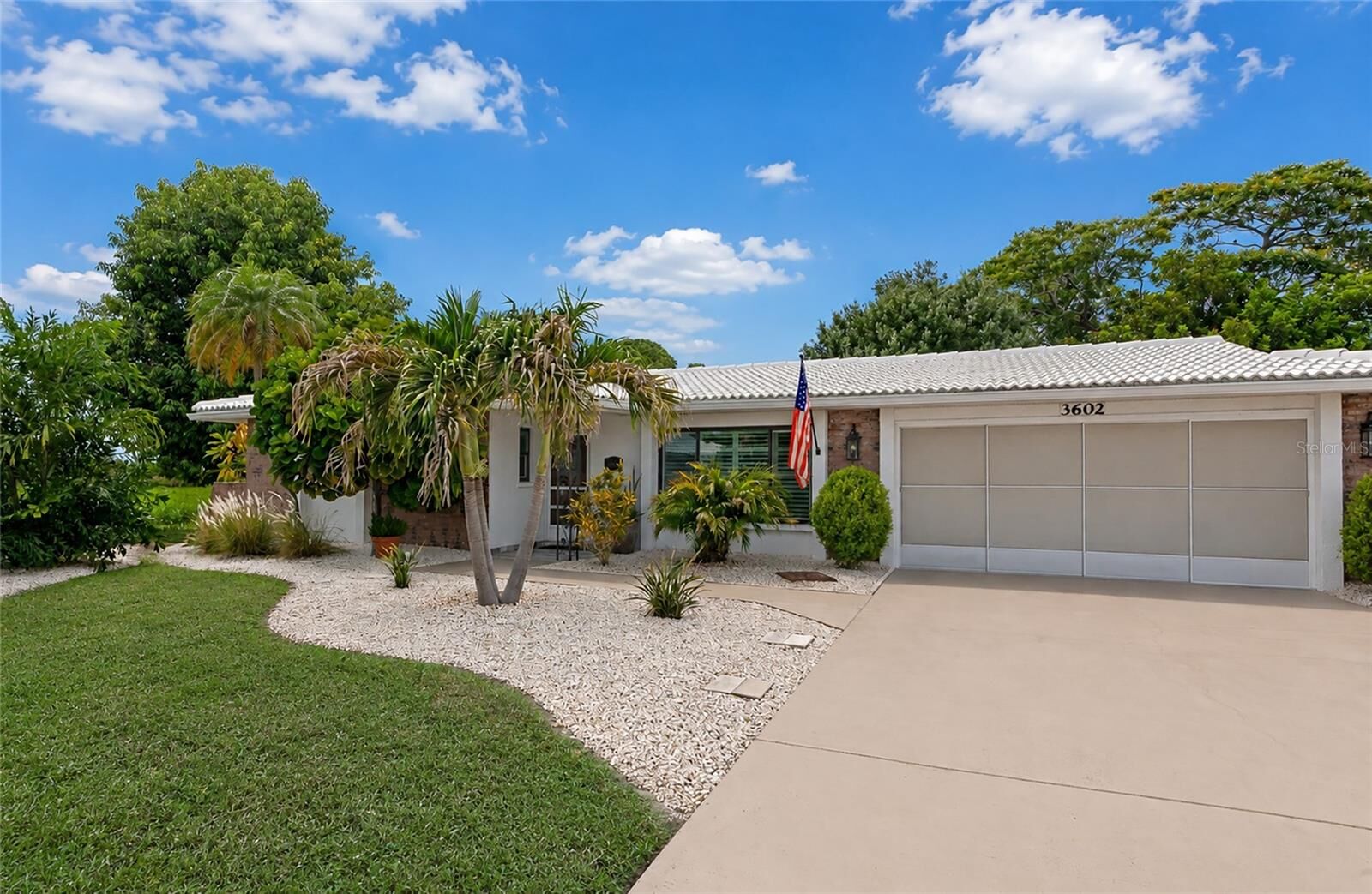 Property Photo:  3602 Joyce Drive  FL 34208 