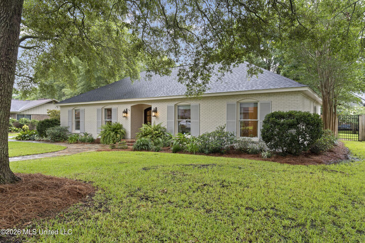 Property Photo:  45 Greenbriar Drive  MS 39507 