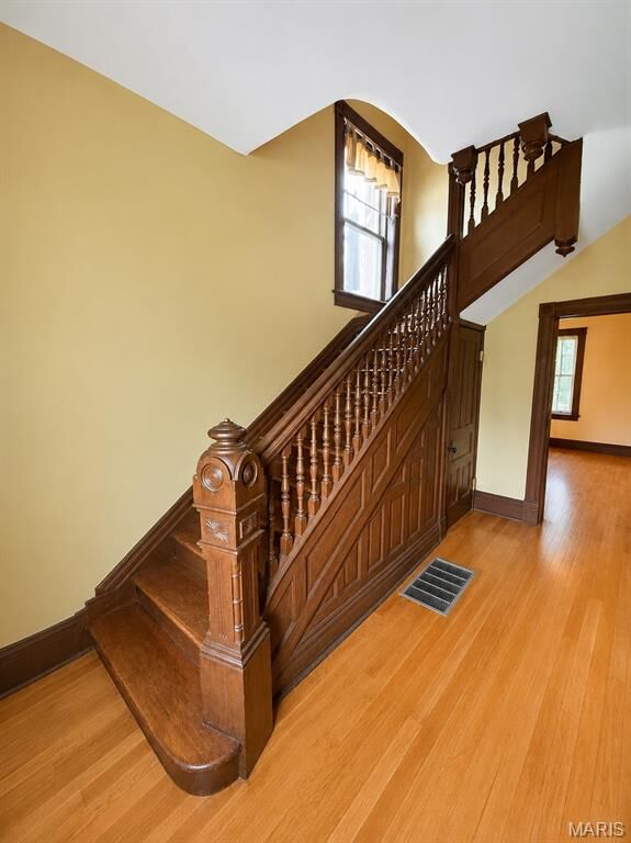 Property Photo:  5025 Raymond Avenue  MO 63113 