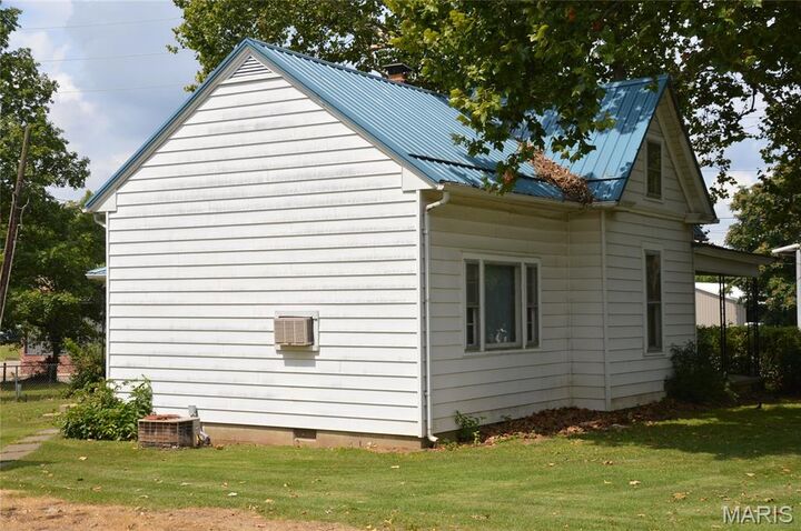 Property Photo:  602 Moore Street  MO 63640 
