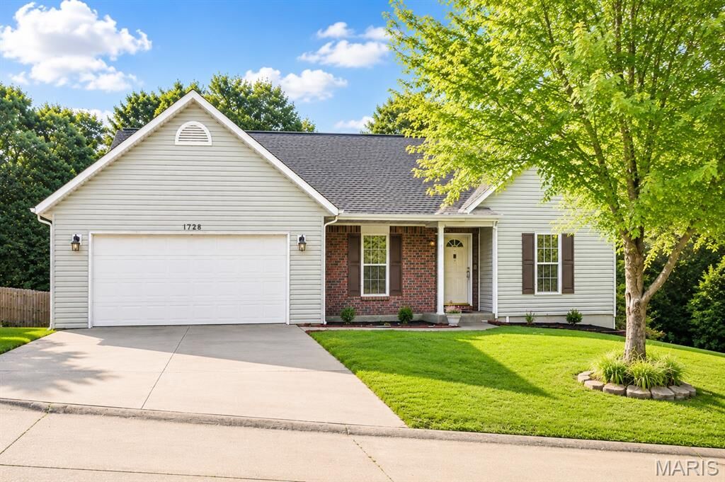 Property Photo:  1328 Oakwood Street  MO 63755 