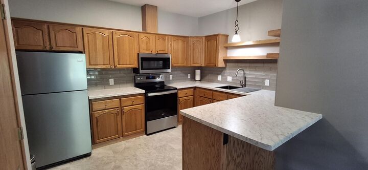 Property Photo:  708 Riverview Ct  WI 53549 