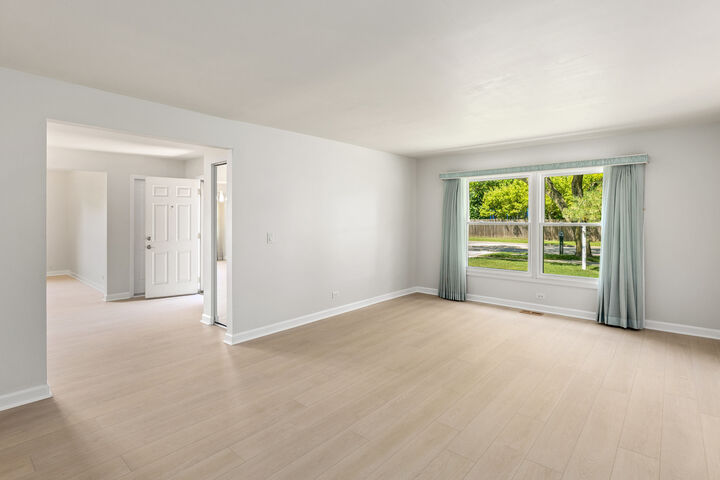 Property Photo: 11 Birchwood Avenue IL 60015