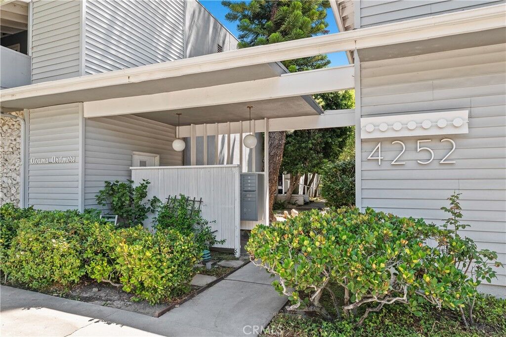 Property Photo: 4252 Fair Avenue 22 CA 91602