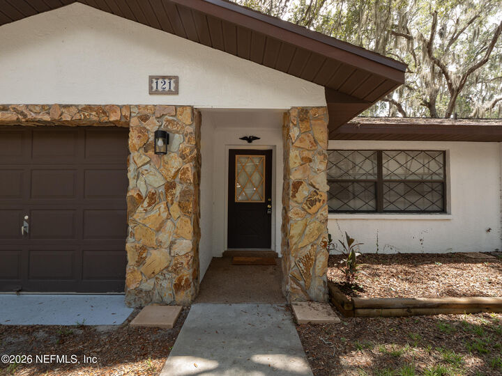 Property Photo:  121 Serena Circle  FL 32666 