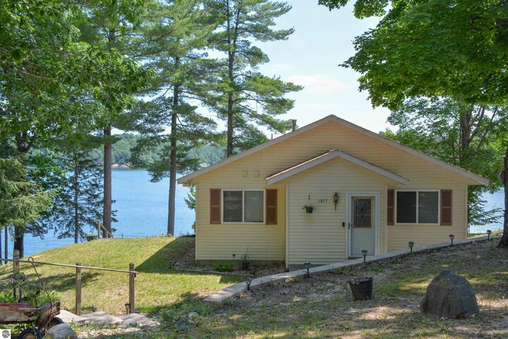 Property Photo:  1877 Pinehurst Trail  MI 49696 