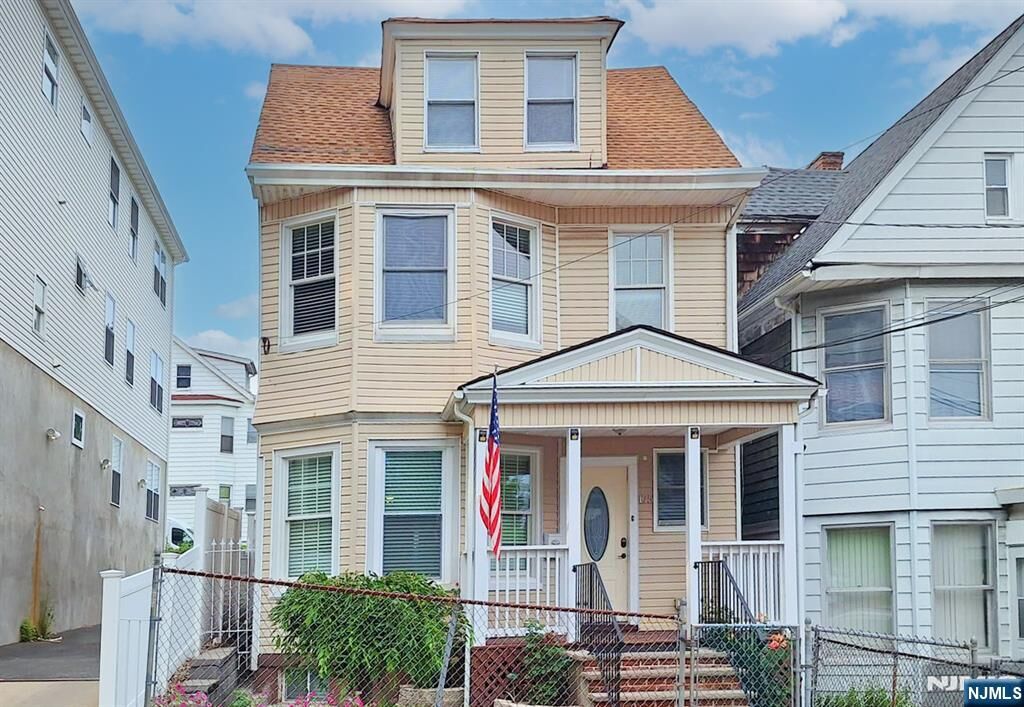 Property Photo:  175 Delavan Avenue  NJ 07104 