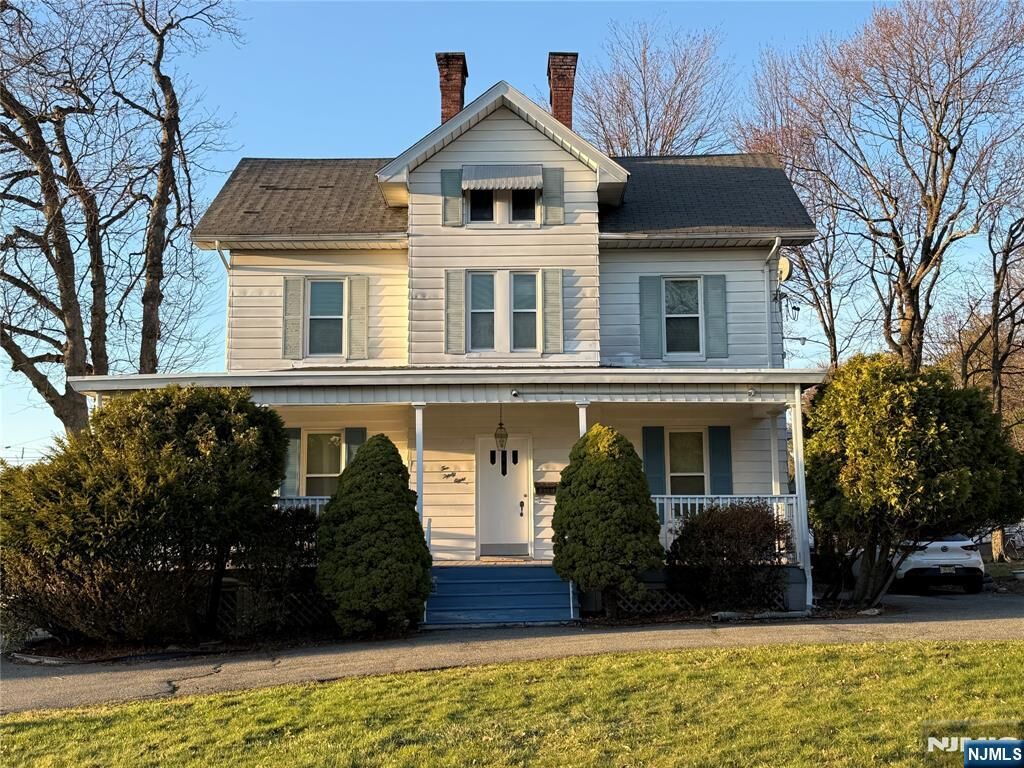 Property Photo:  232-238 Claremont Avenue 2  NJ 07044 