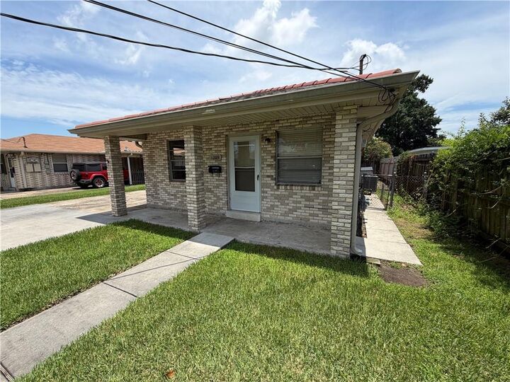 Property Photo:  1209 Edenborn Avenue  LA 70001 