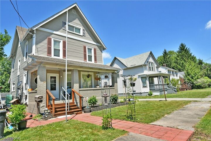 Property Photo:  24 Lincoln Avenue  OH 44446 