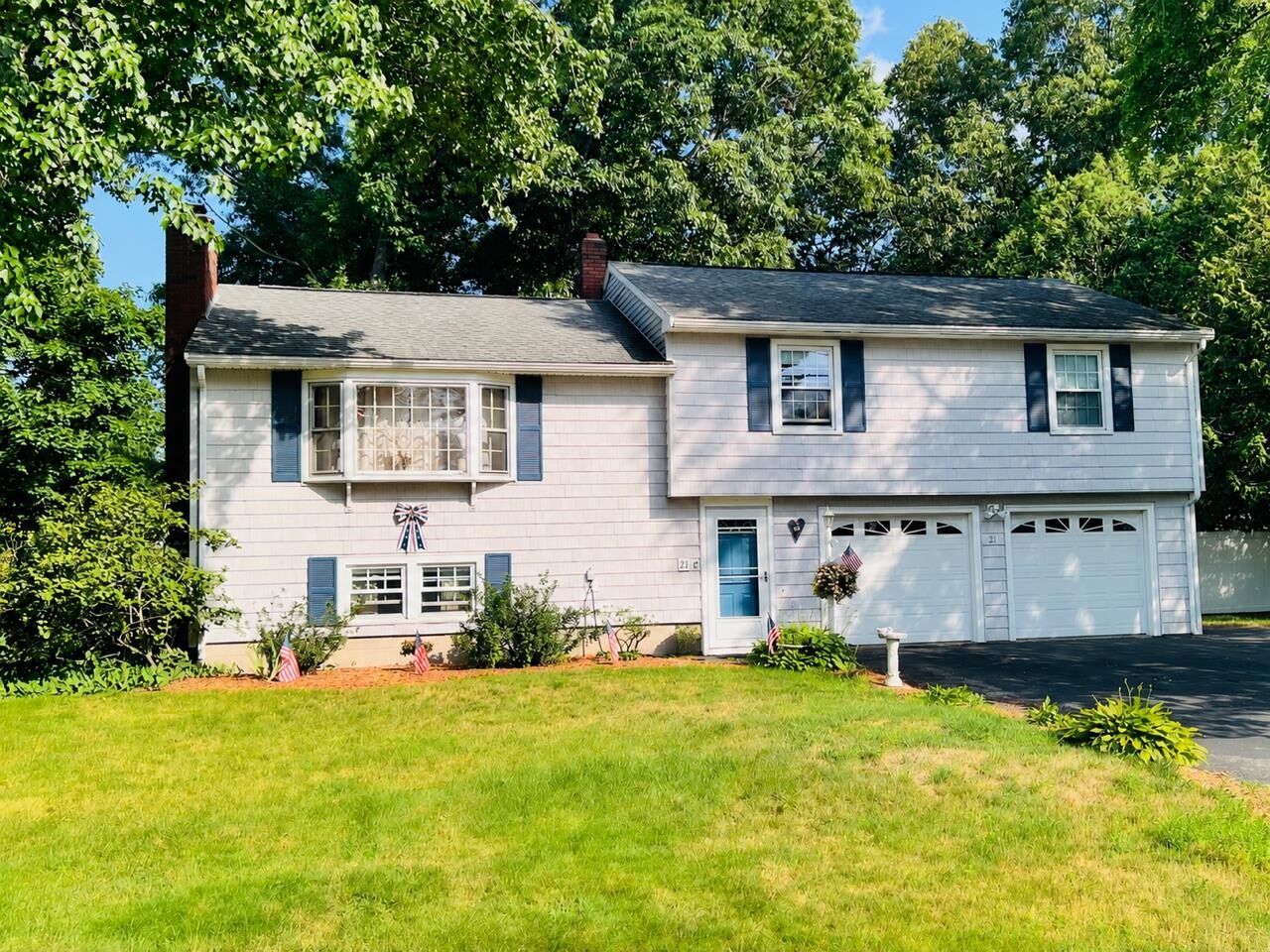 Property Photo:  21 Elmwood Avenue  NH 03079 
