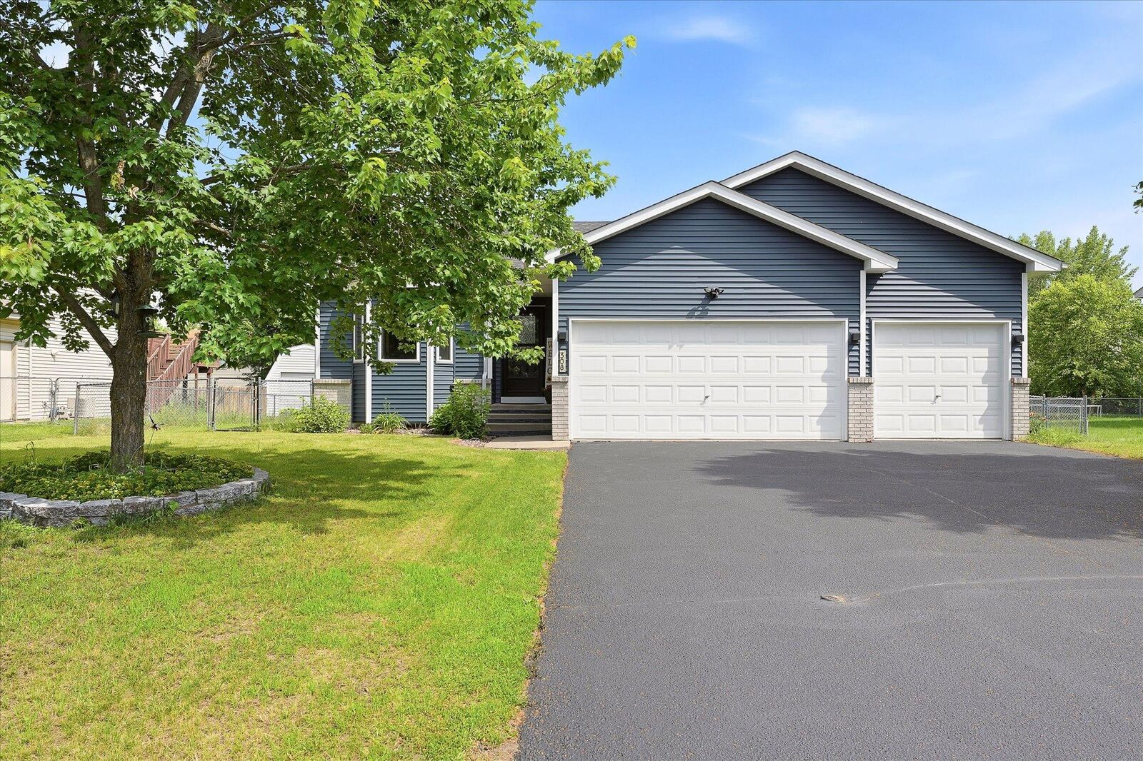 Property Photo:  308 Elm Street SW  MN 55040 
