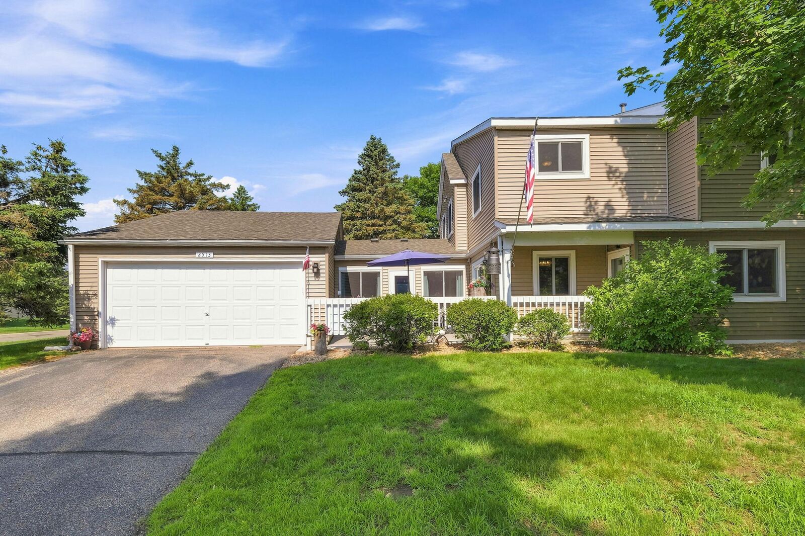Property Photo: 2513 Wimbledon Place MN 55125