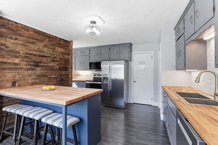 Property Photo: 9632 Pleasant Avenue S MN 55420