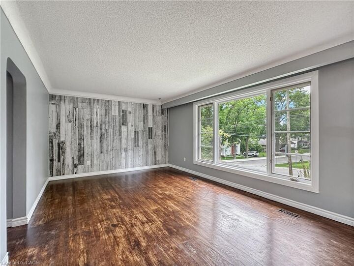 Property Photo:  80 Banff Street  ON N3W 1C3 
