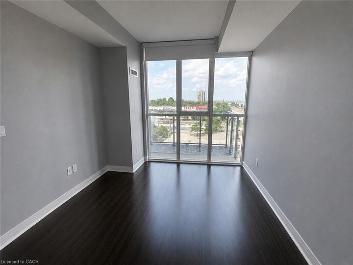 Property Photo:  55 Eglinton Avenue W 606  ON L5R 0E4 