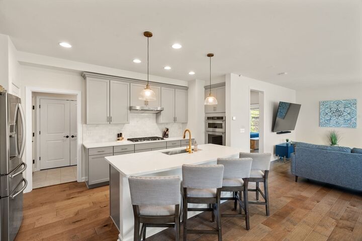 Property Photo:  22 Archer Dr 22  MA 01801 
