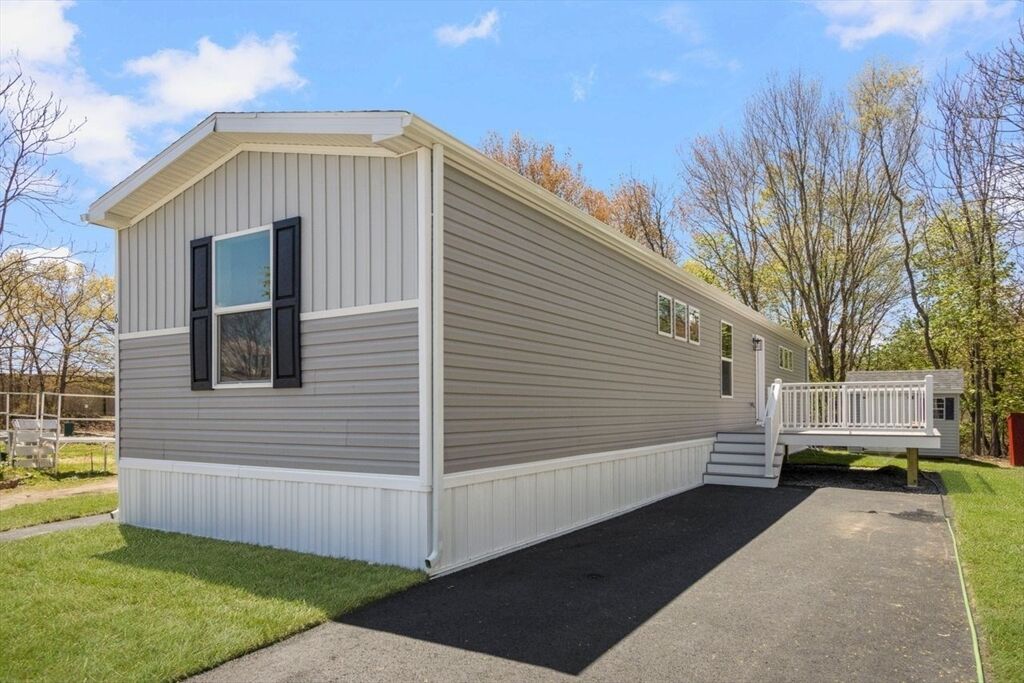 Property Photo:  460 Collins Street 6  MA 02703 