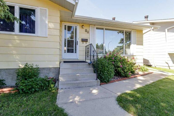 Property Photo:  80 Oliver Street  AB T4P 1V6 