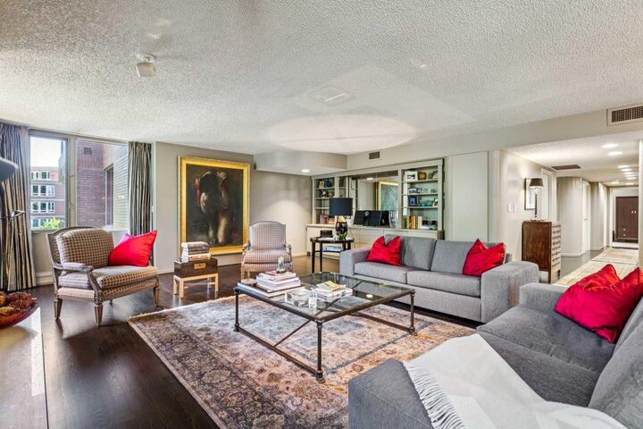 Property Photo: 500 Eau Claire Avenue SW 301H AB T2P 3R8