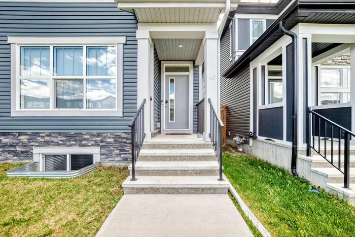 Property Photo:  49 Legacy Glen Place SE  AB T2X 4G8 