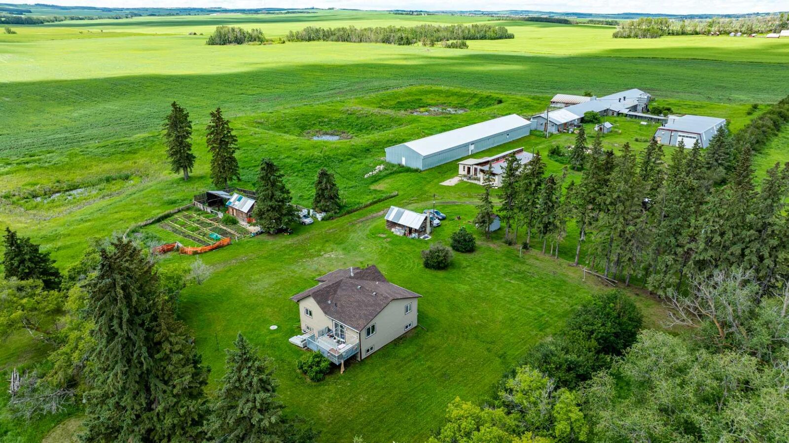 Property Photo: 39310 Range Road 250 AB T0C 0Y0