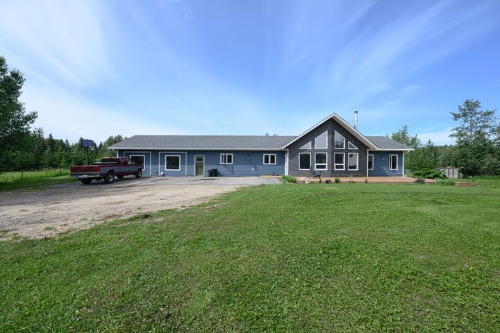 Property Photo:  713072 51 Range 14  AB T8V 4A4 