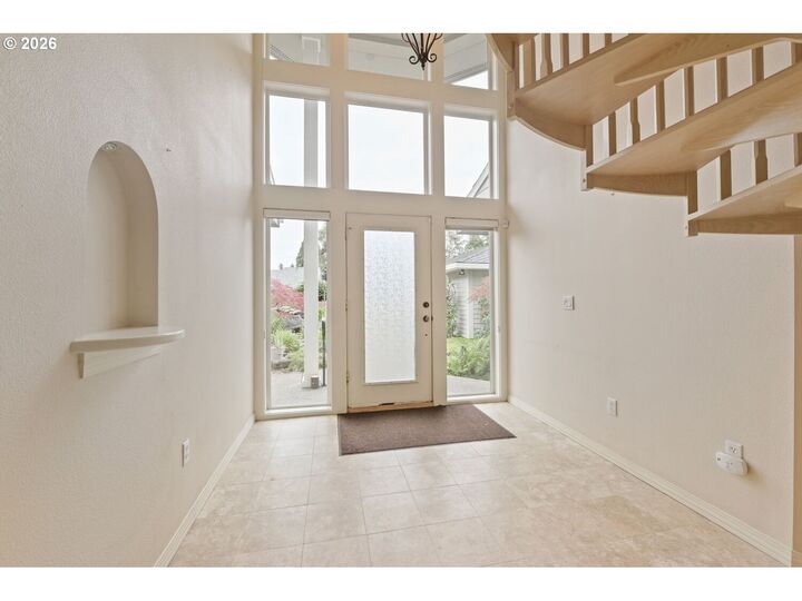 Property Photo:  8220 SW Fairway Dr  OR 97070 